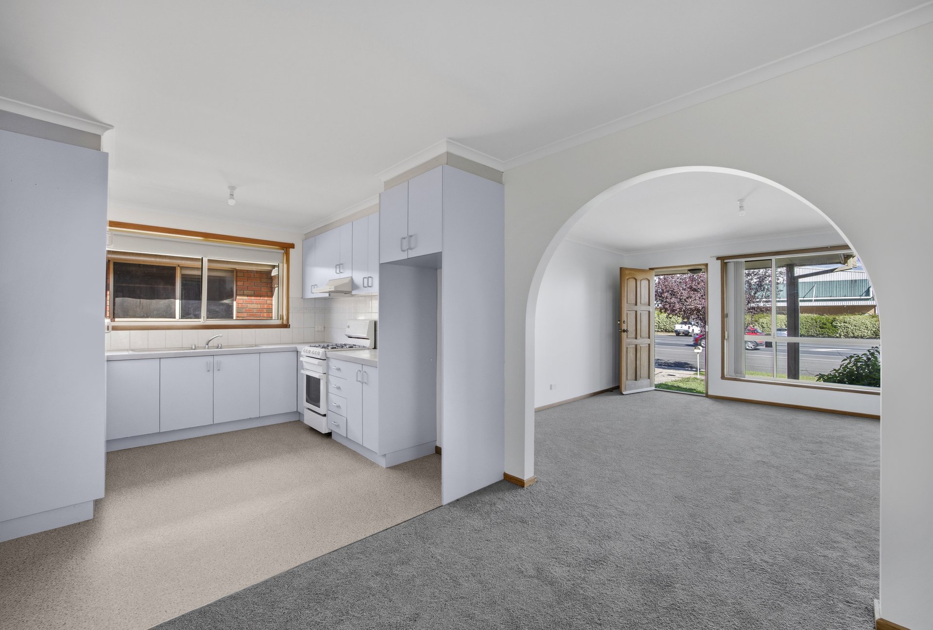 2/808 La Trobe Street, Redan image 3