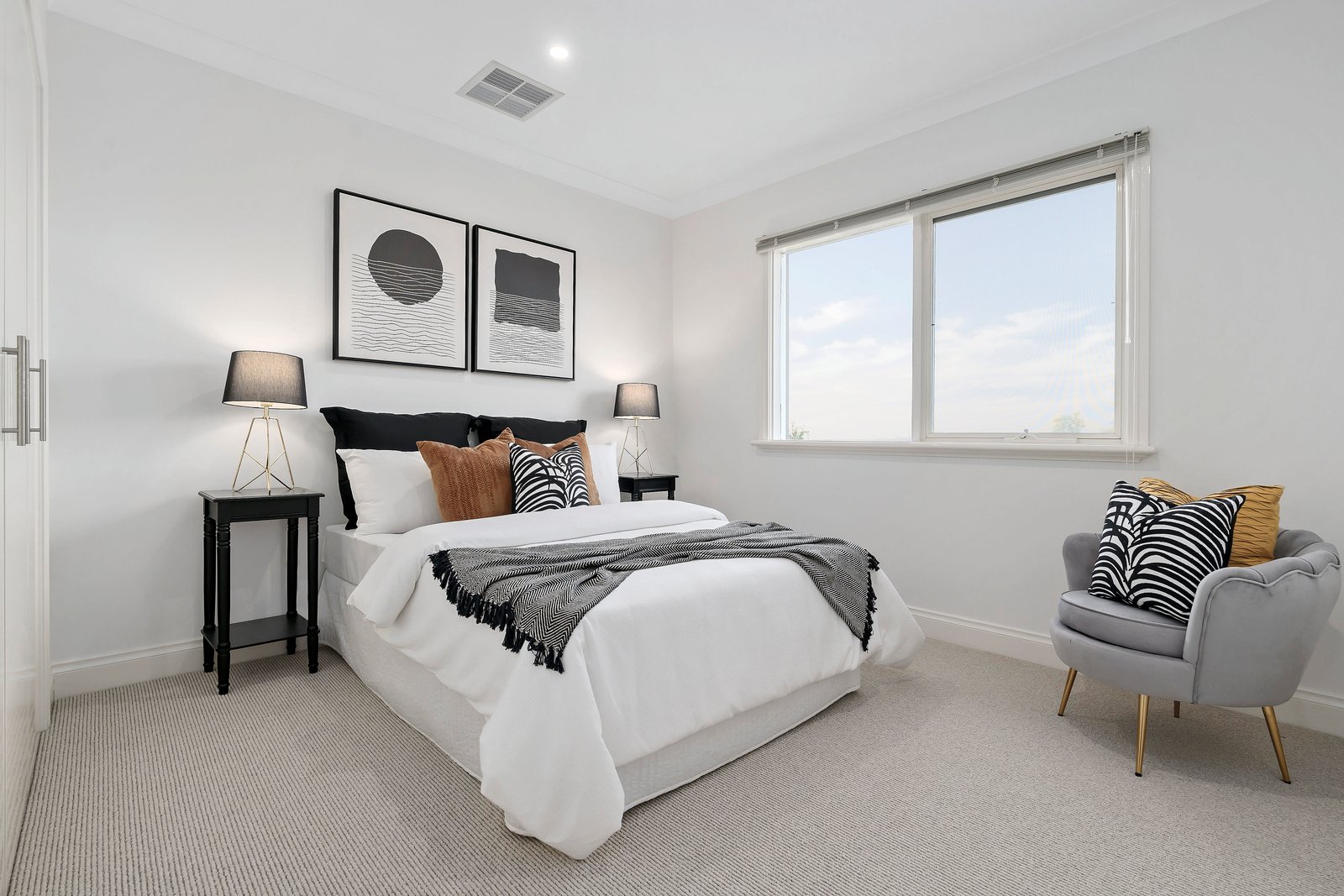 Property Gallery Thumbnail 9