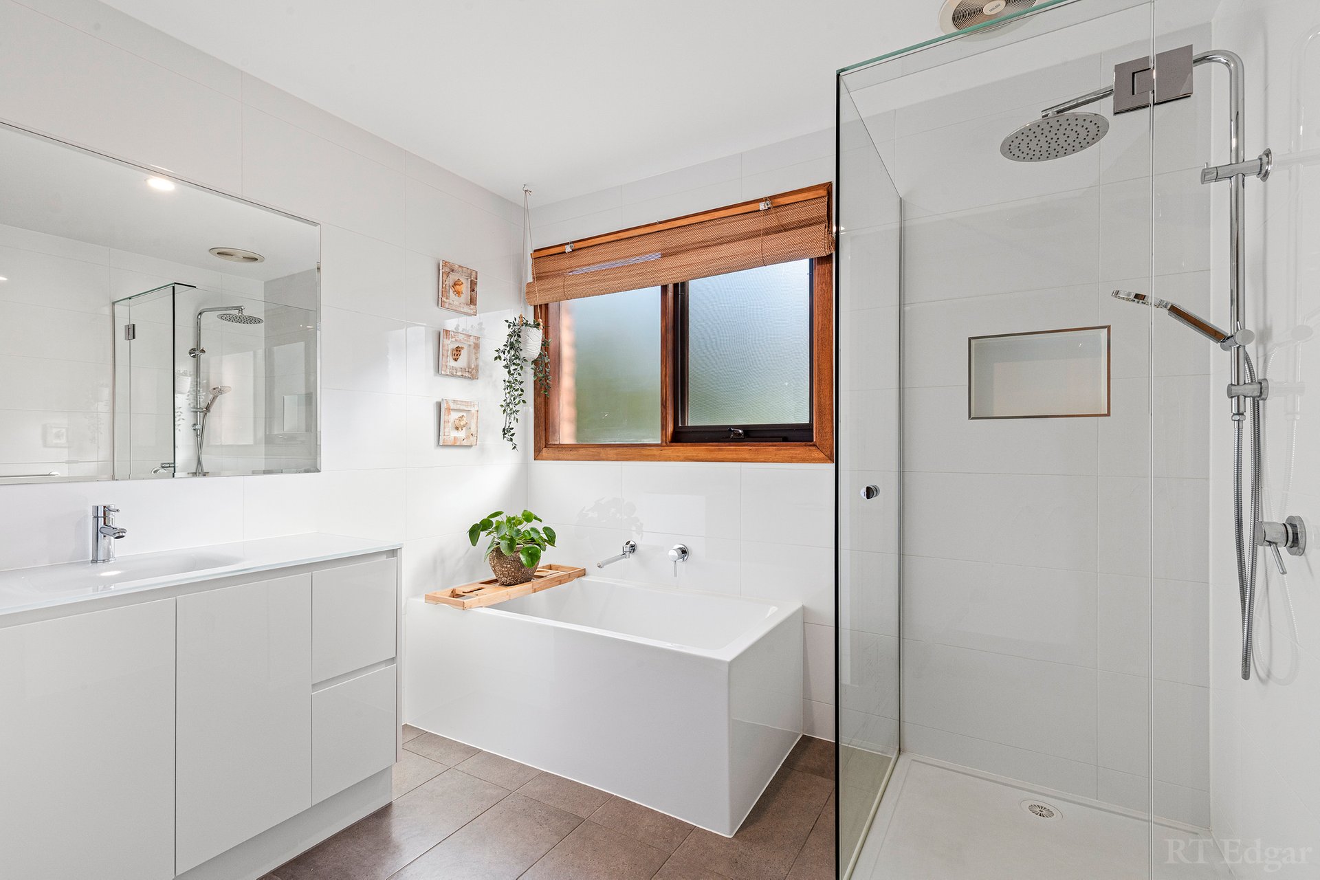 Property Gallery Thumbnail 9
