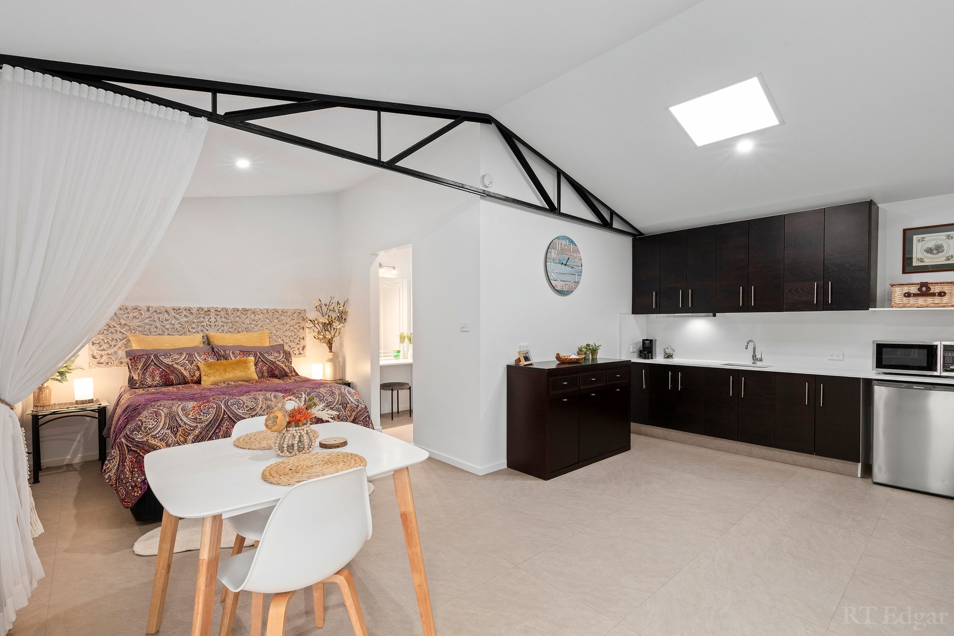 Property Gallery Thumbnail 13