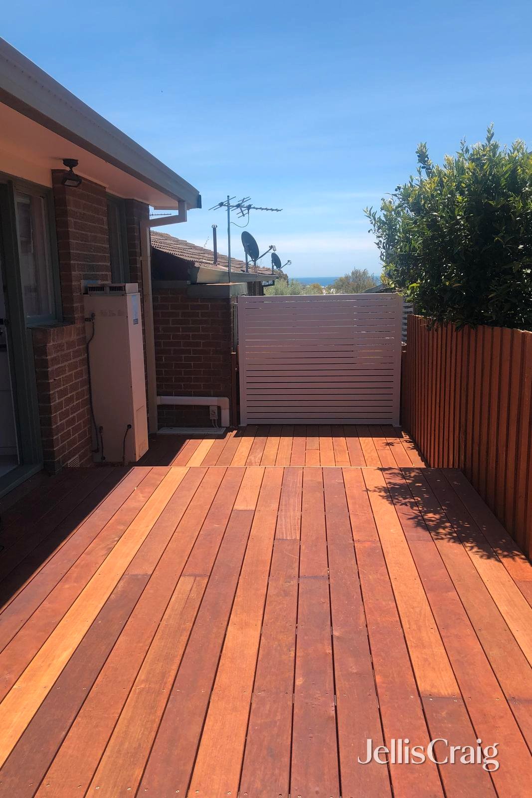 2/813 Nepean Highway, Mornington image 8