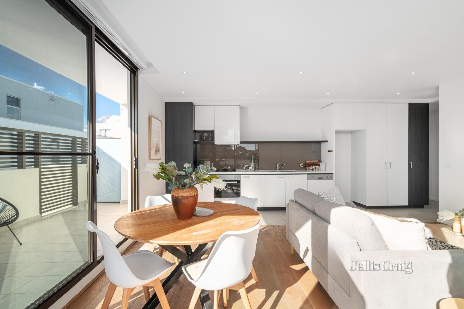 28/16-20 Warleigh Grove, Brighton image 3