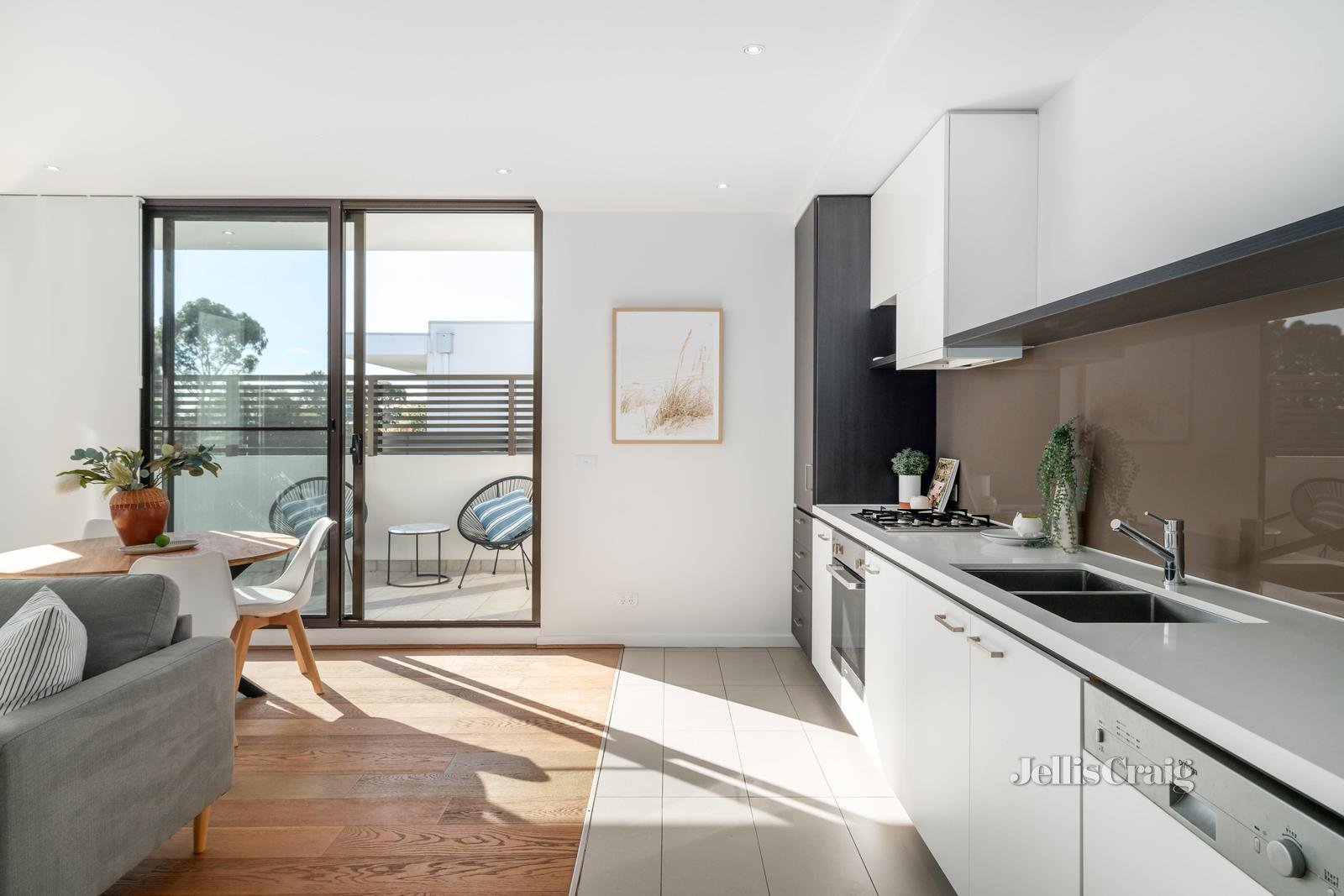 28/16-20 Warleigh Grove, Brighton image 4
