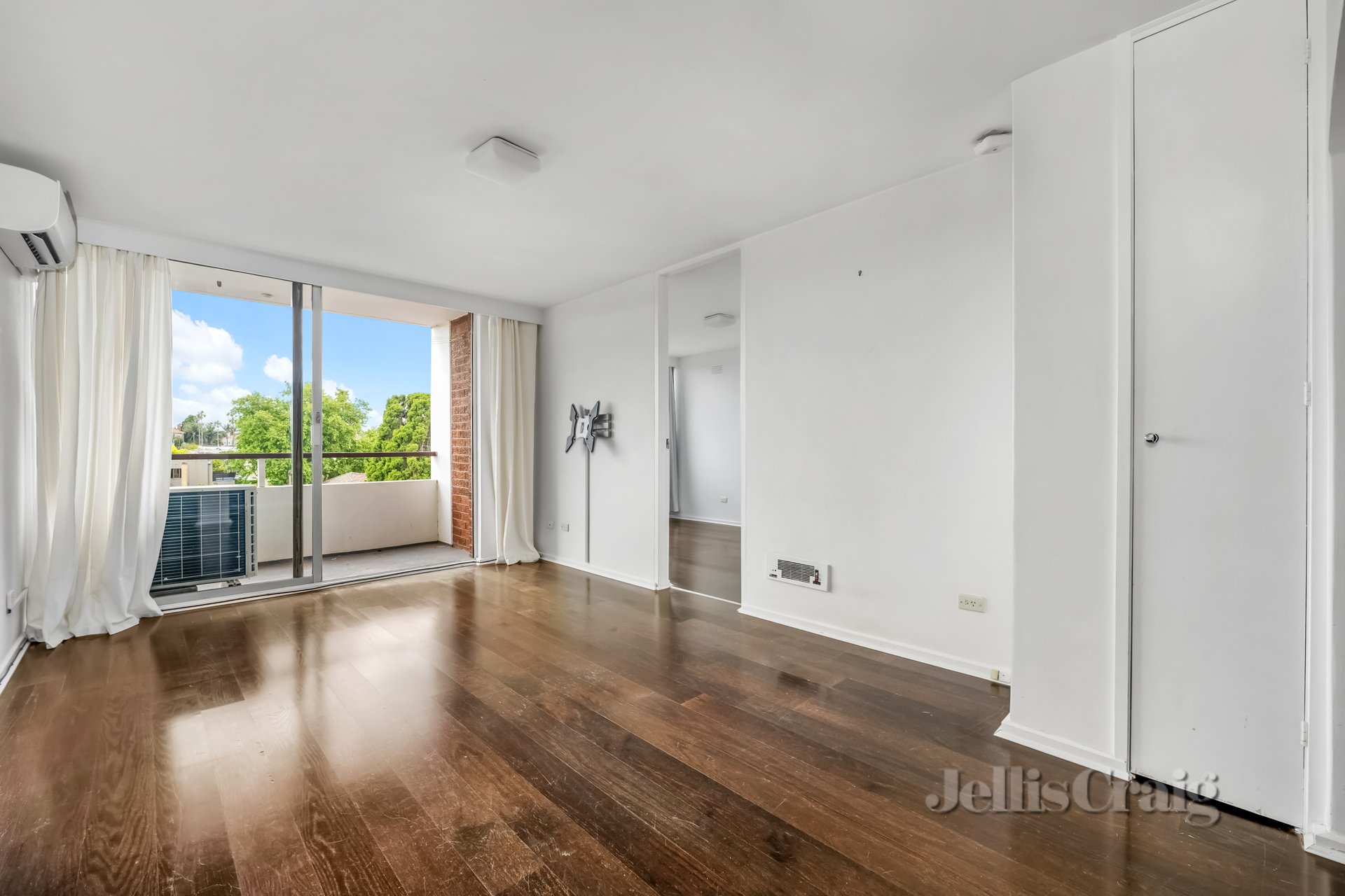 28/166 Toorak Road West, South Yarra image 2