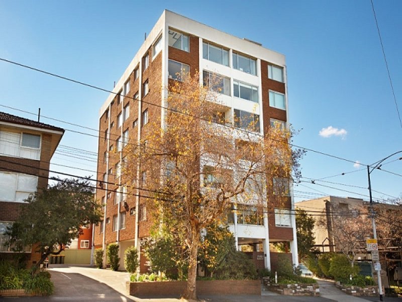 28/166 Toorak Road West, South Yarra image 1