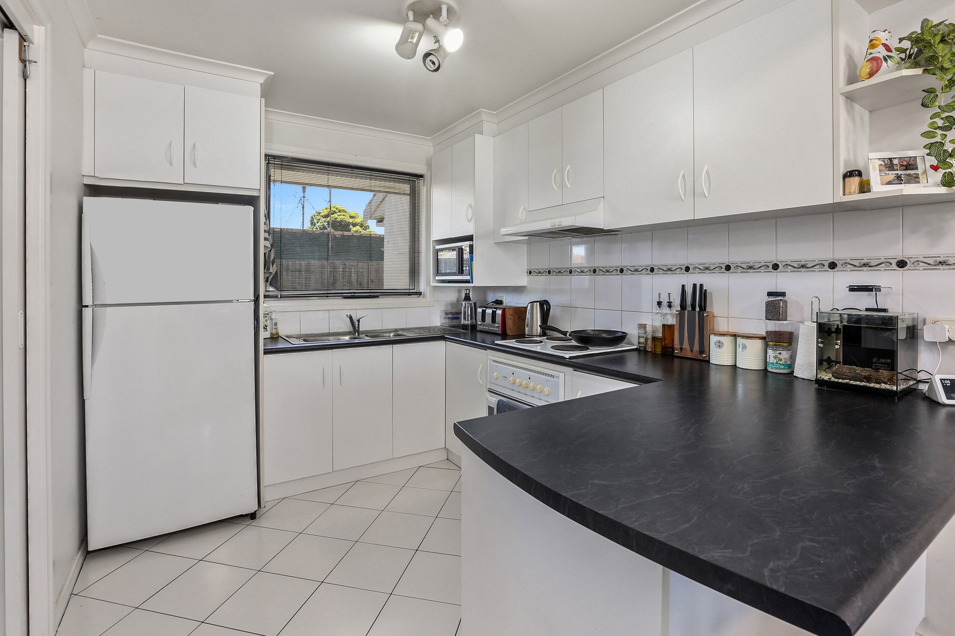 2/82 Braund Avenue, Bell Post Hill image 3
