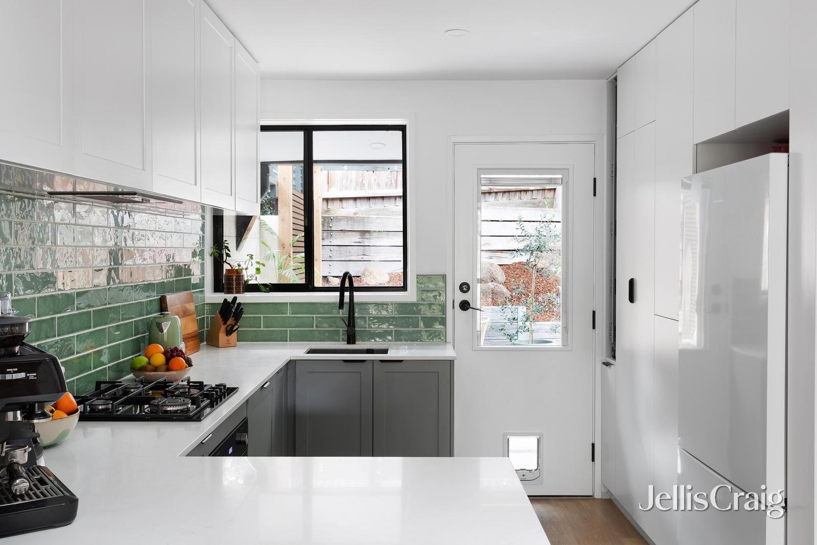 2/82 Brougham Street, Eltham image 6