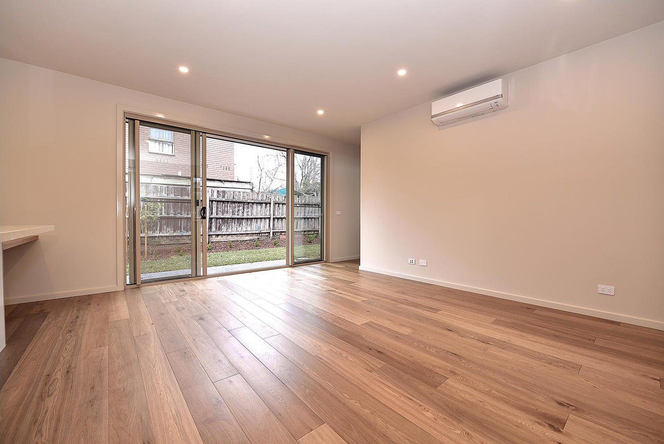 2/82 Essex Road, Mount Waverley image 2