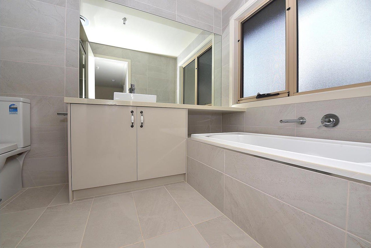 2/82 Essex Road, Mount Waverley image 4