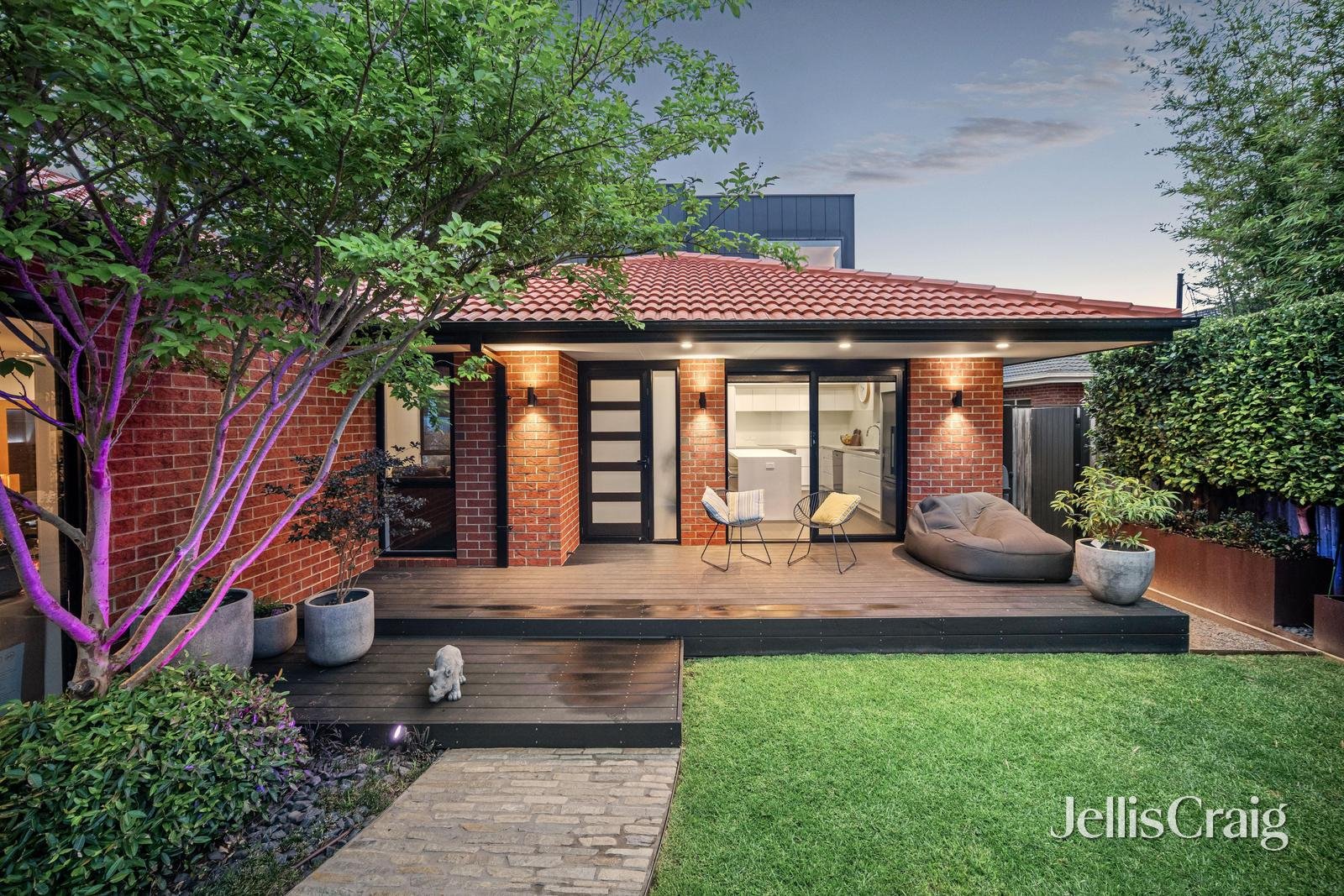 2/82 Lochiel Avenue, Edithvale image 2