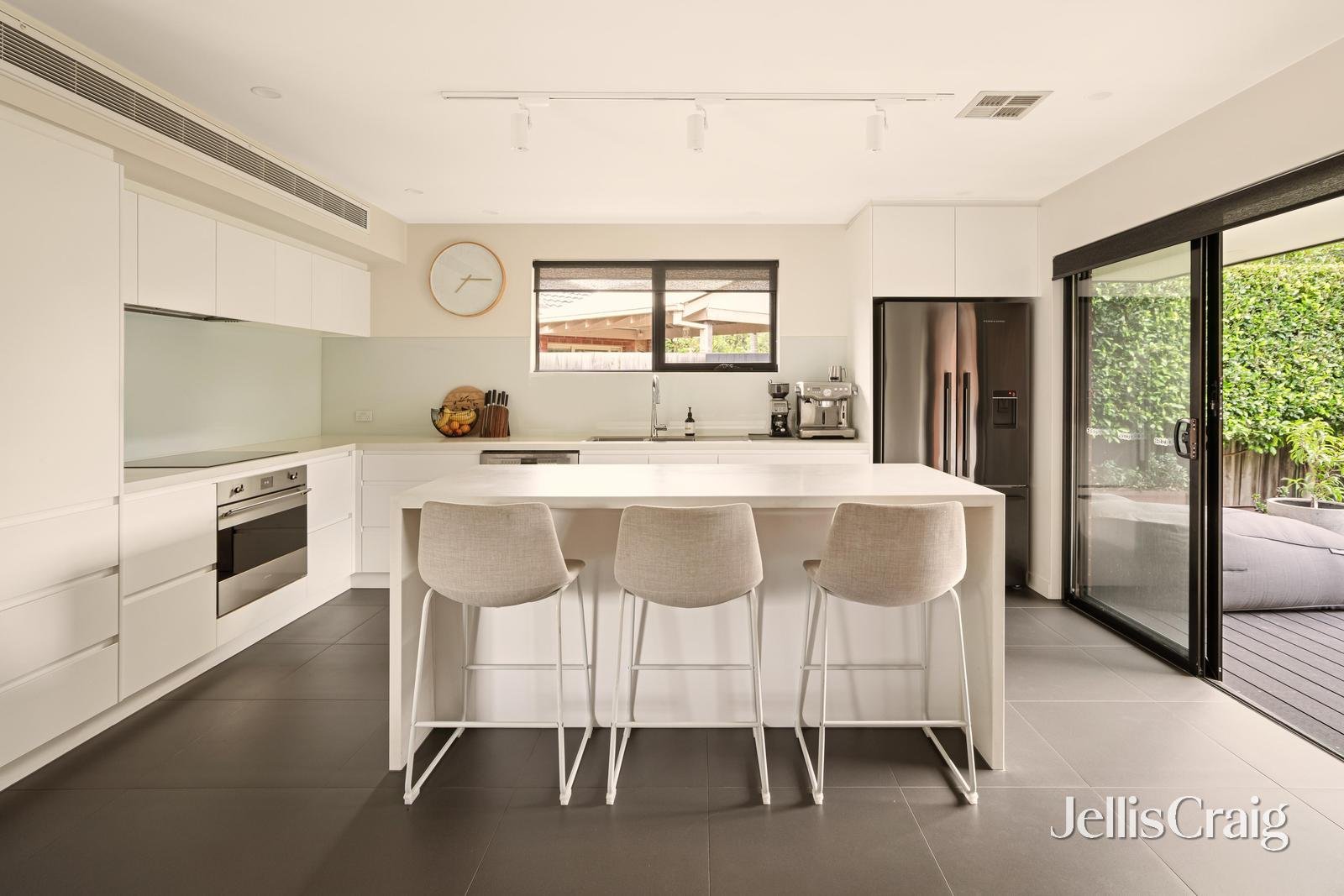 2/82 Lochiel Avenue, Edithvale image 3
