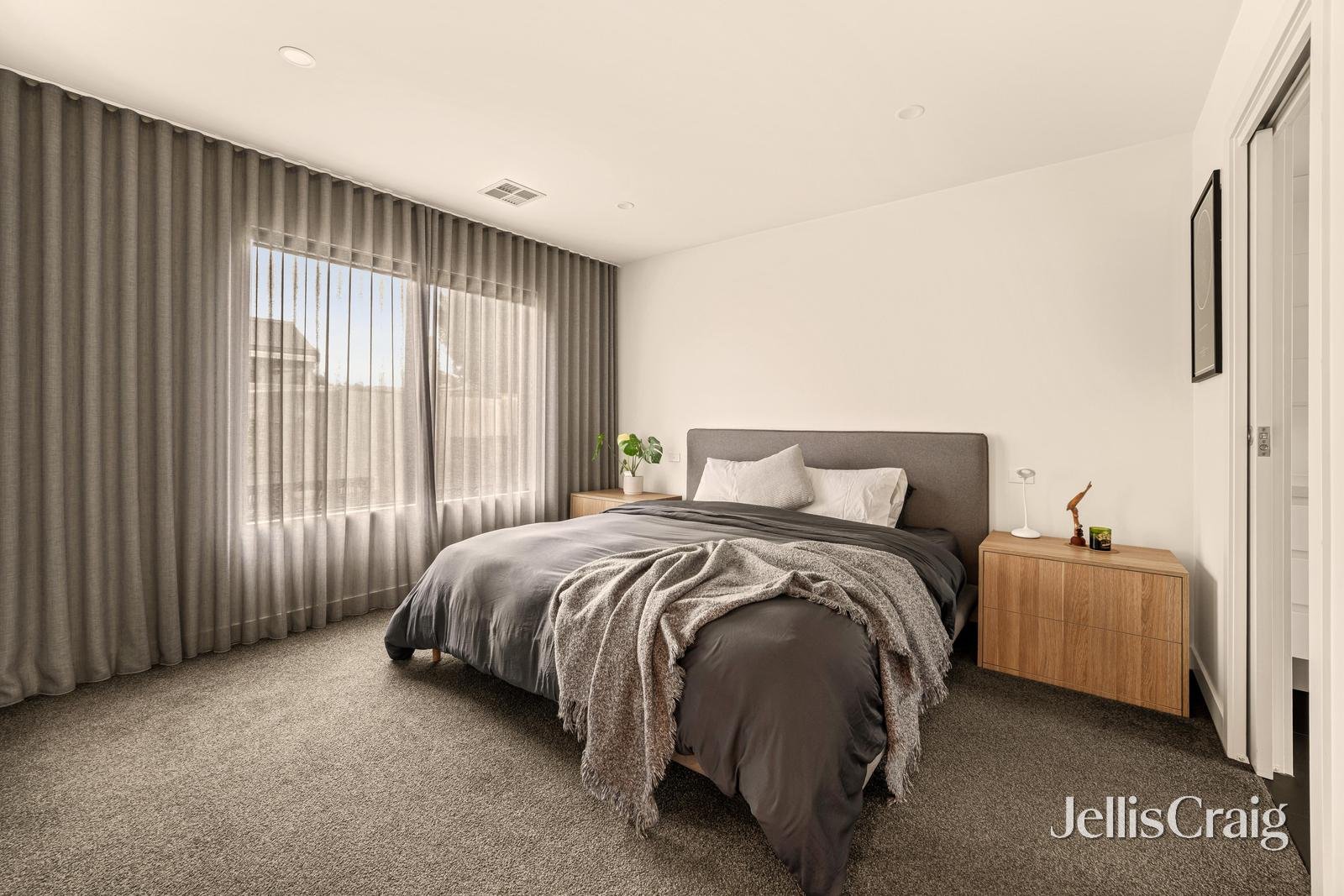 2/82 Lochiel Avenue, Edithvale image 7