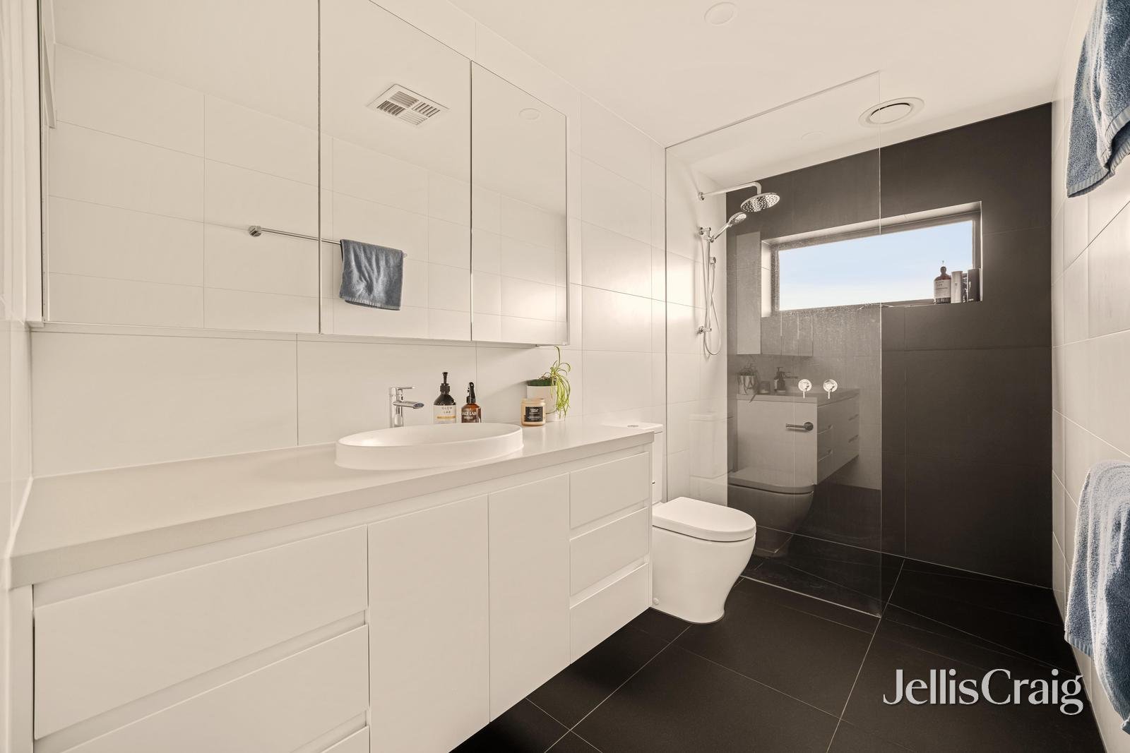 2/82 Lochiel Avenue, Edithvale image 8