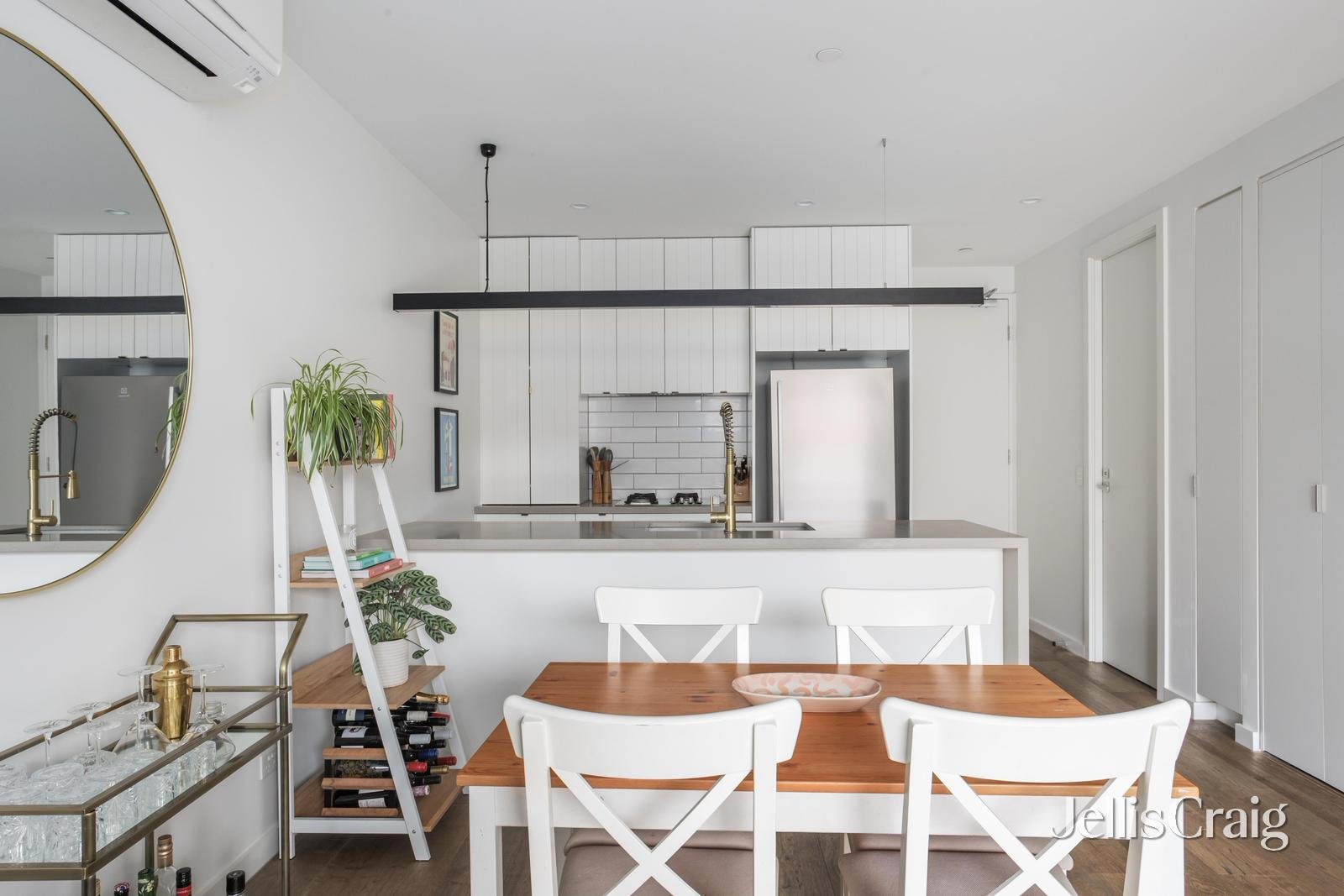 2/82 Mitchell Street, Bentleigh image 2