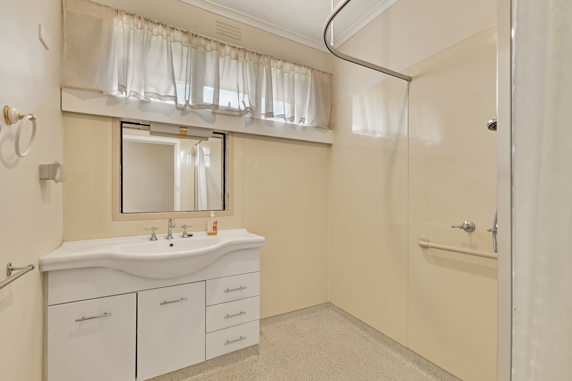 282 Springvale Road, Glen Waverley image 4