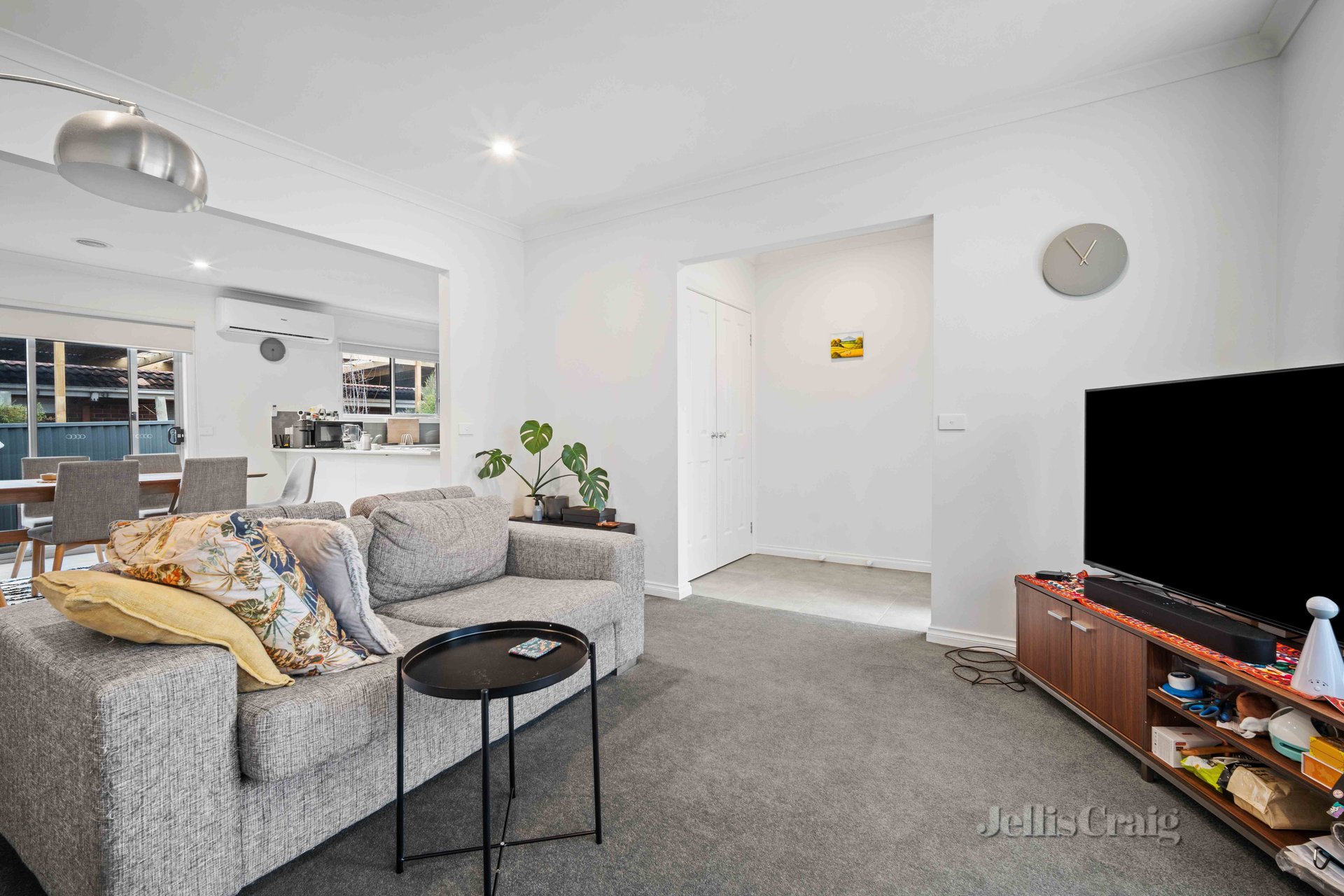 2/822 Geelong Road, Canadian image 3