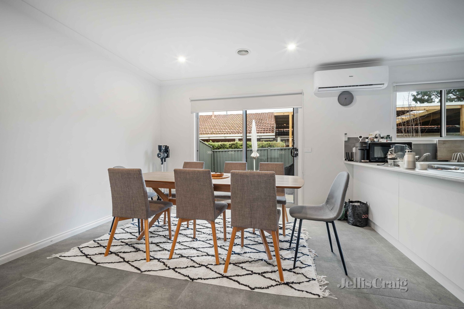 2/822 Geelong Road, Canadian image 4