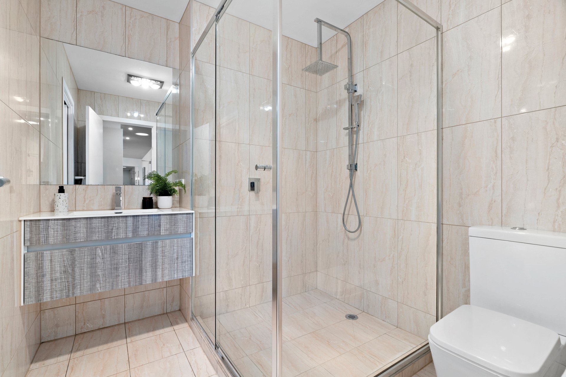 Property Gallery Thumbnail 8