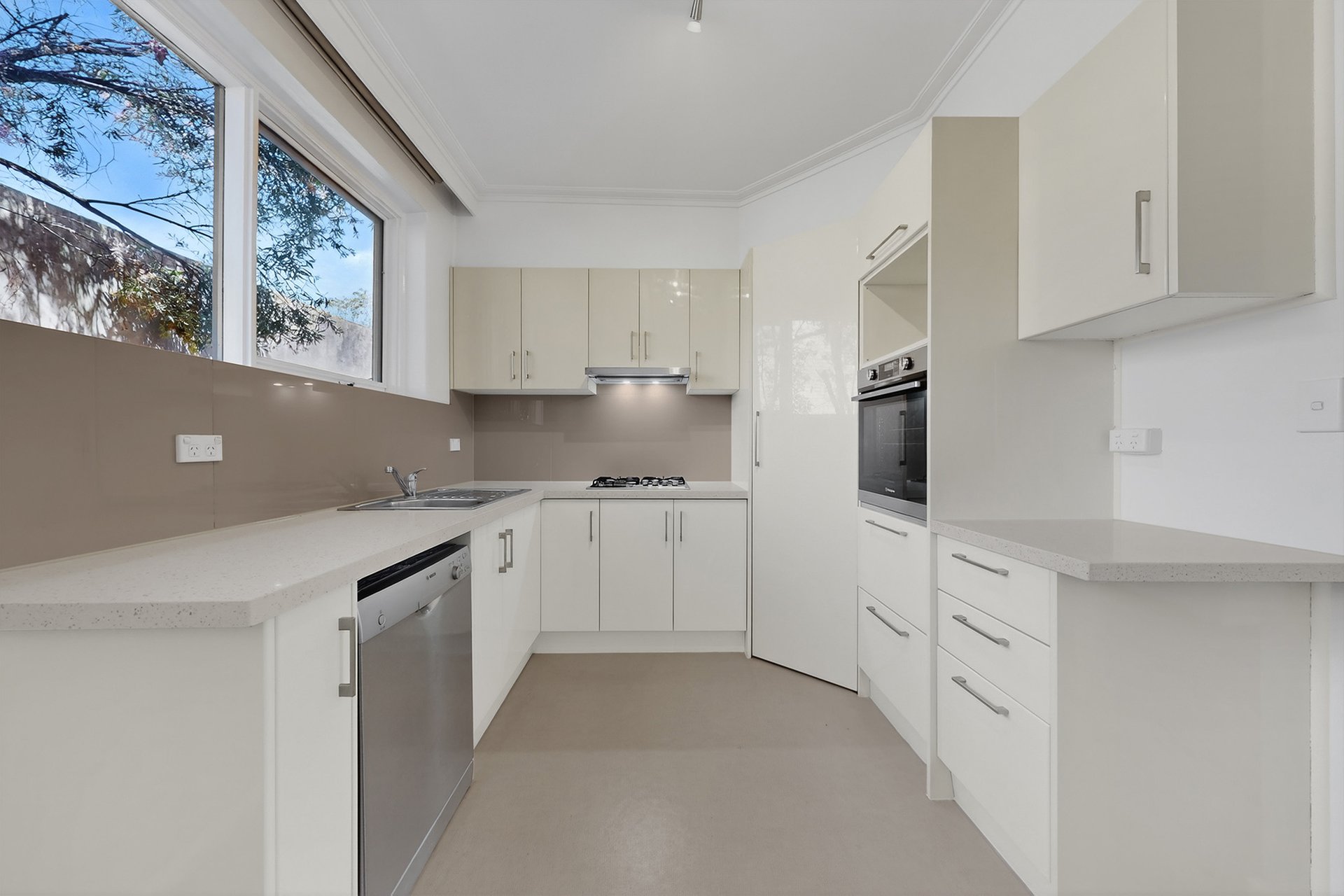 2/83 Wills Street, Kew image 3