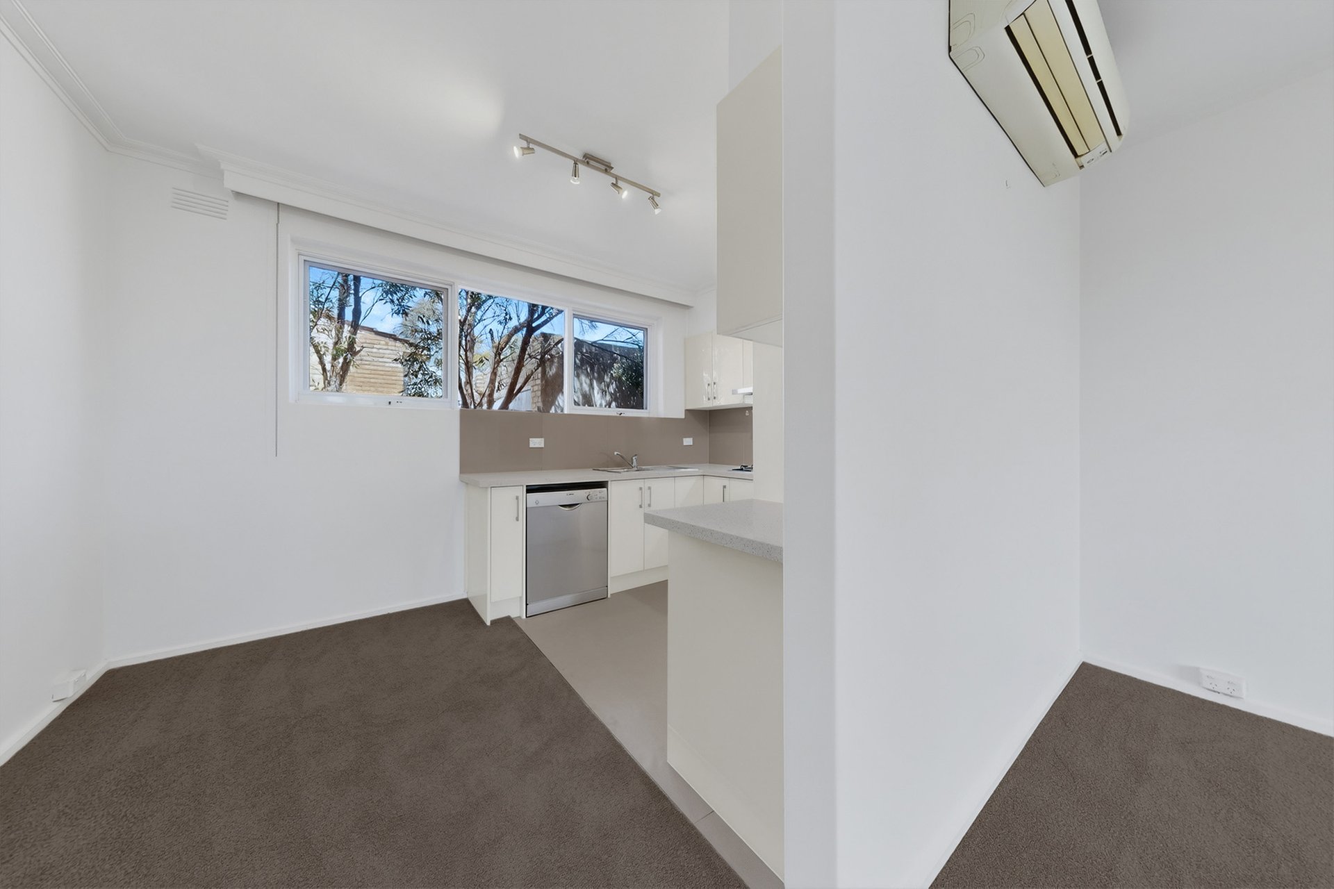 2/83 Wills Street, Kew image 4