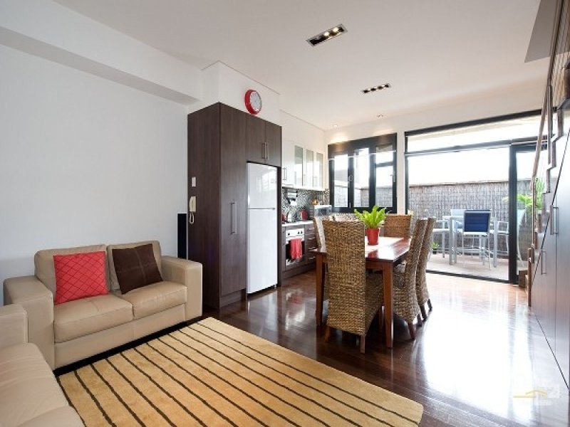 28/37 Ascot Vale Road, Ascot Vale image 1