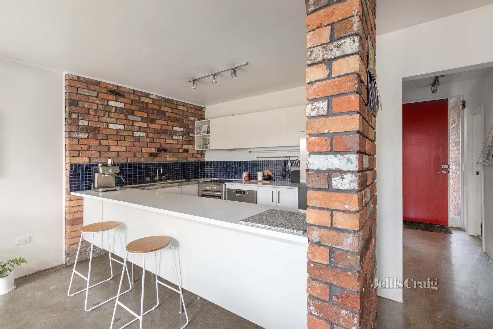 2/838 Hampton Street, Brighton image 2
