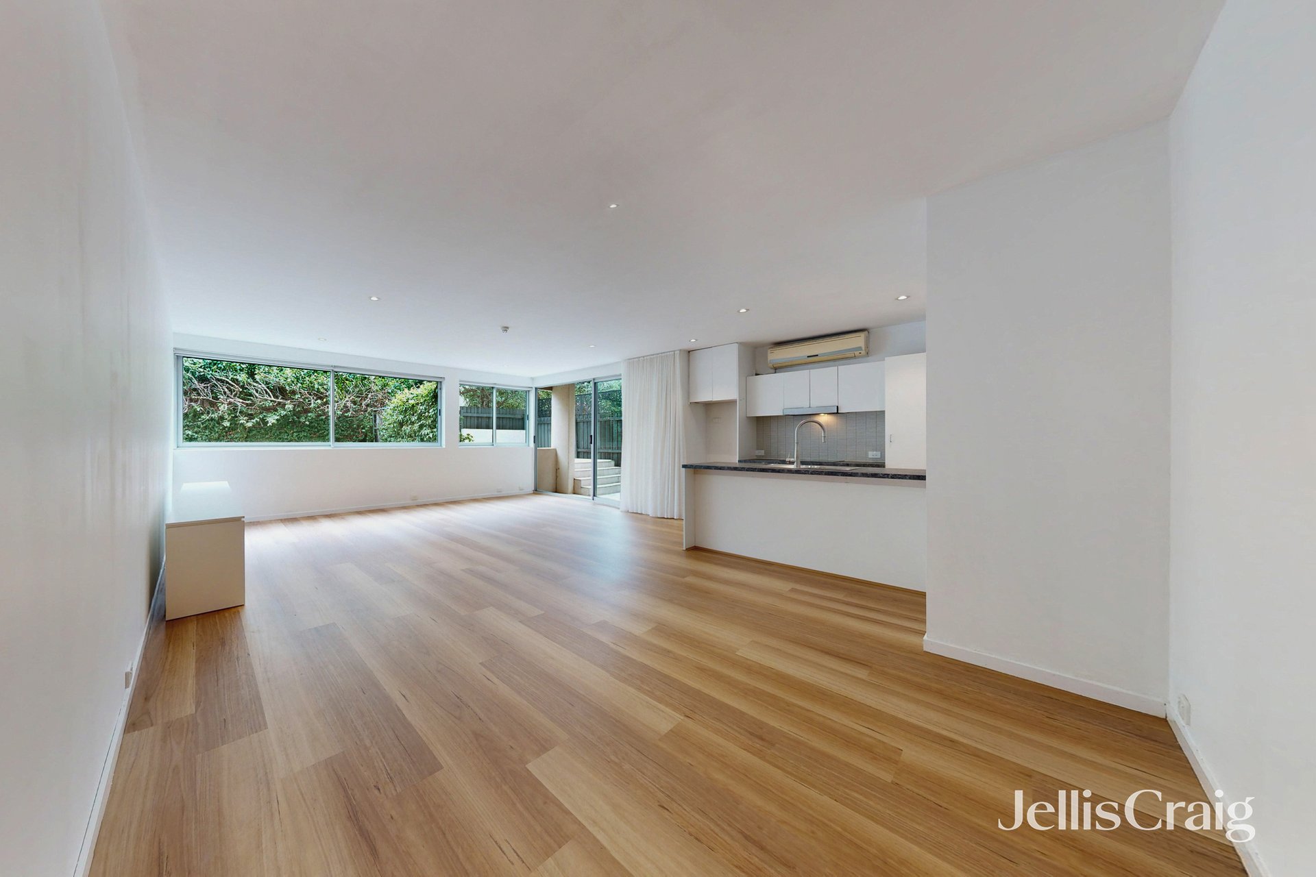 2/84-86 Westbury Street, Balaclava image 2