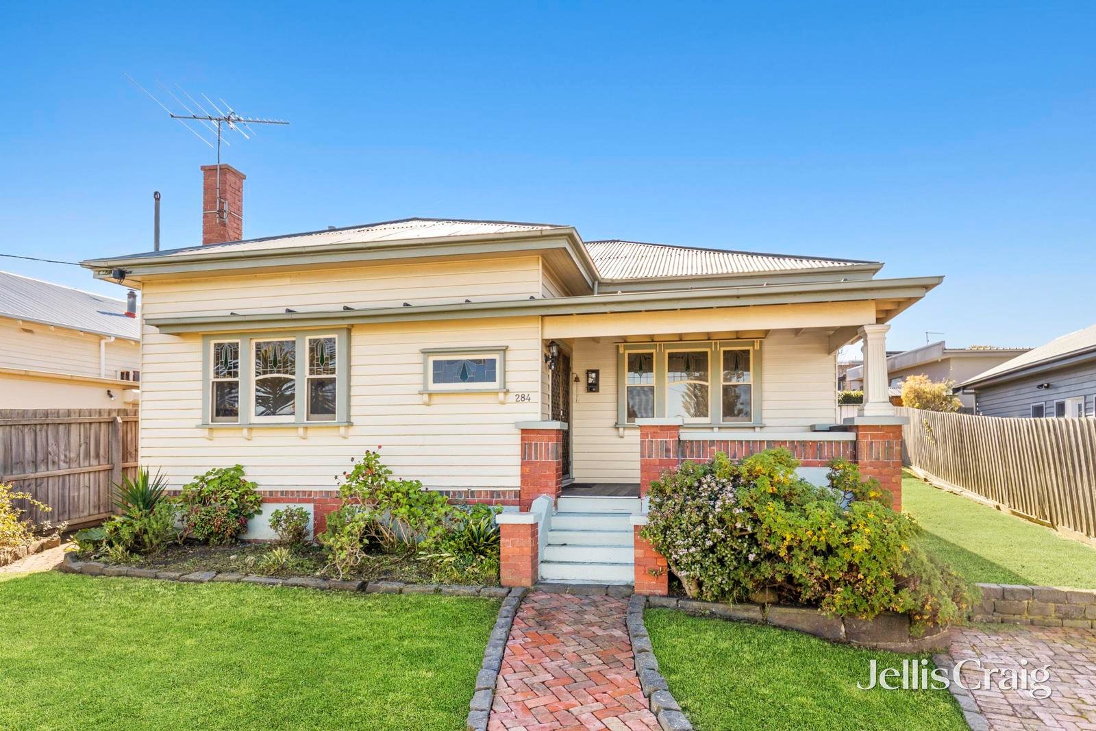 284 Autumn Street, Manifold Heights image 1