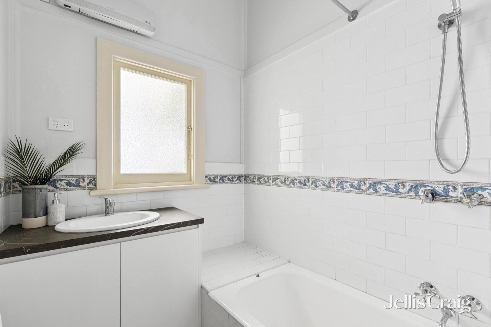 284 Autumn Street, Manifold Heights image 9