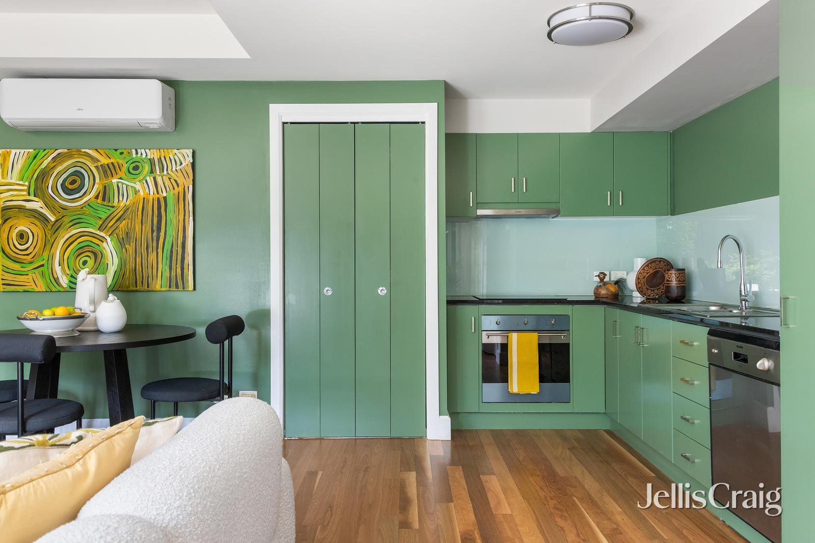 2/84 Cromwell Road, South Yarra image 5