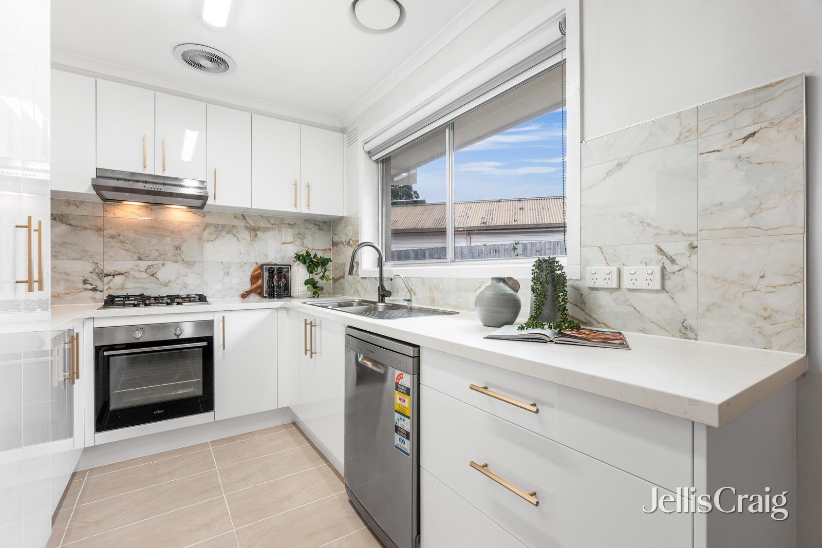 2/84 Mount Pleasant Road, Nunawading image 6