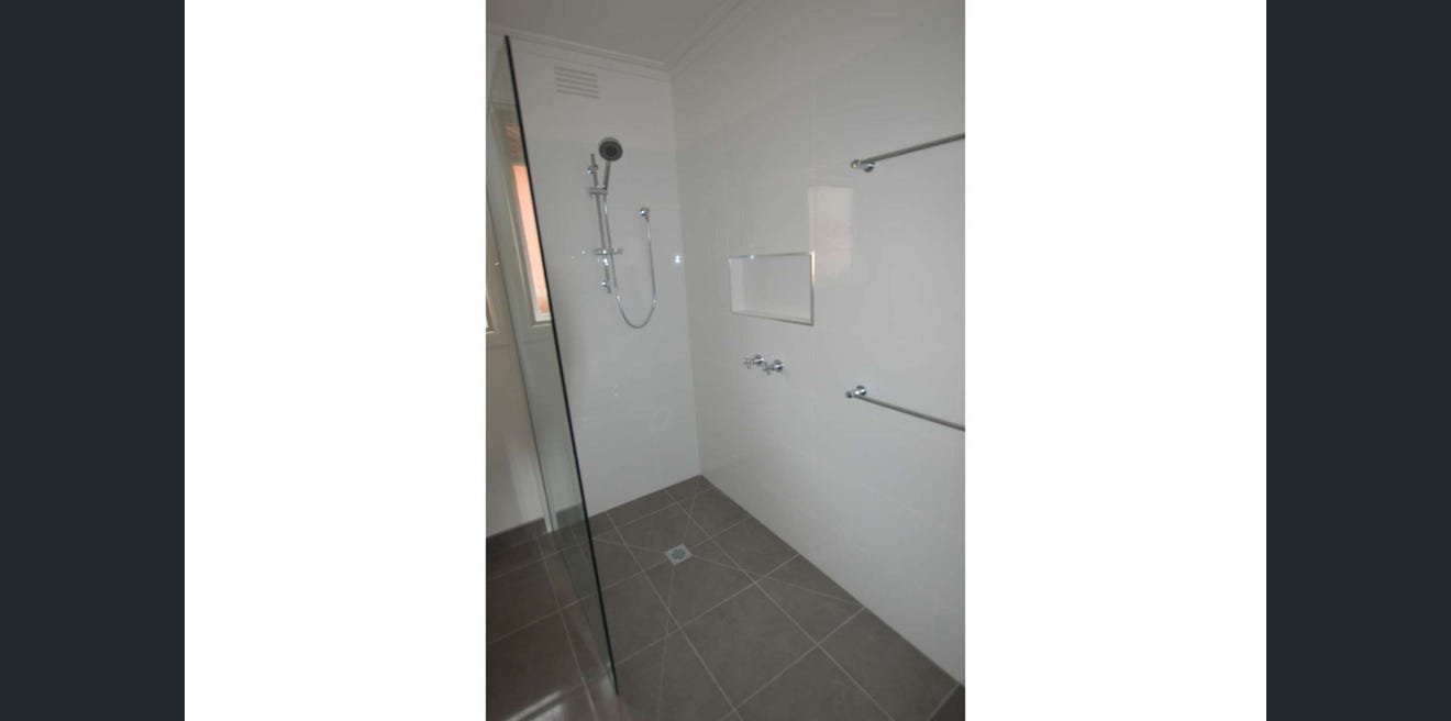 2/84 Rochester Road, Balwyn image 5