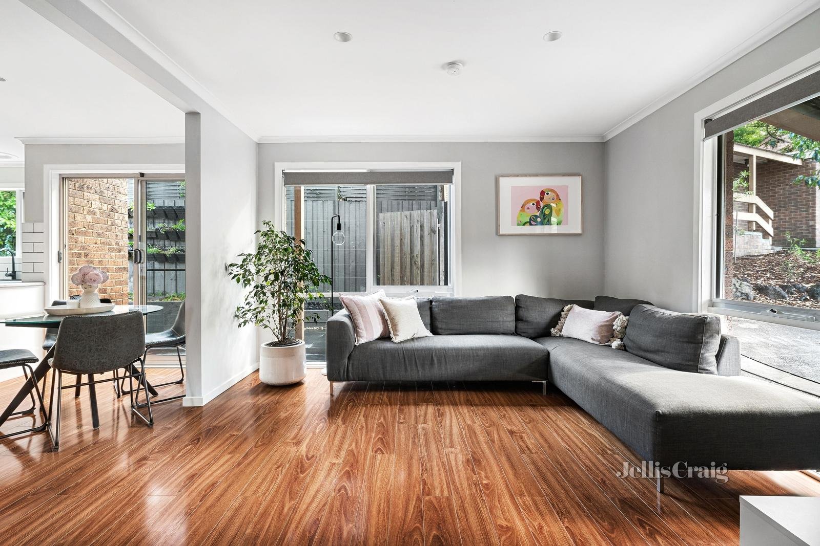 2/84 Sherbourne Road, Montmorency image 4