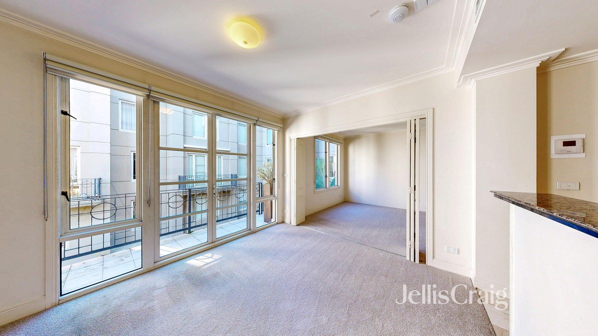 28/400 Victoria Parade, East&nbsp;Melbourne image 3