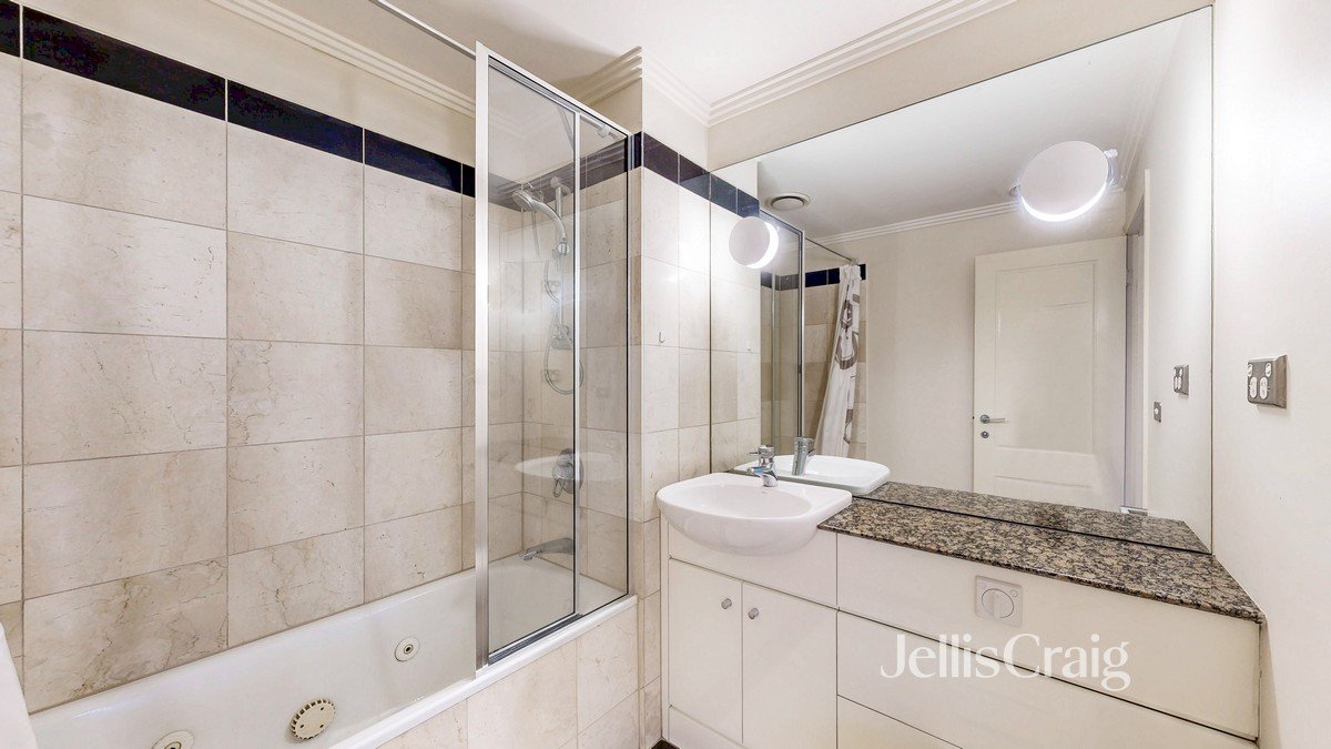 28/400 Victoria Parade, East&nbsp;Melbourne image 10