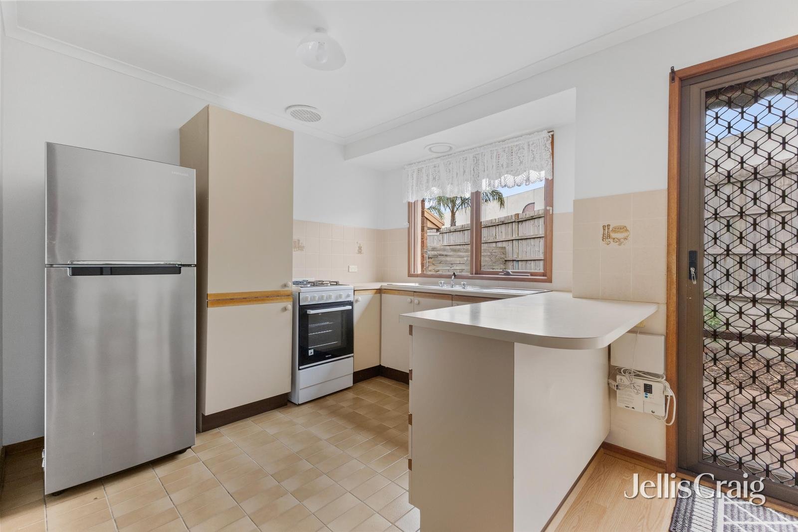 2/841 Plenty Road, South Morang image 4