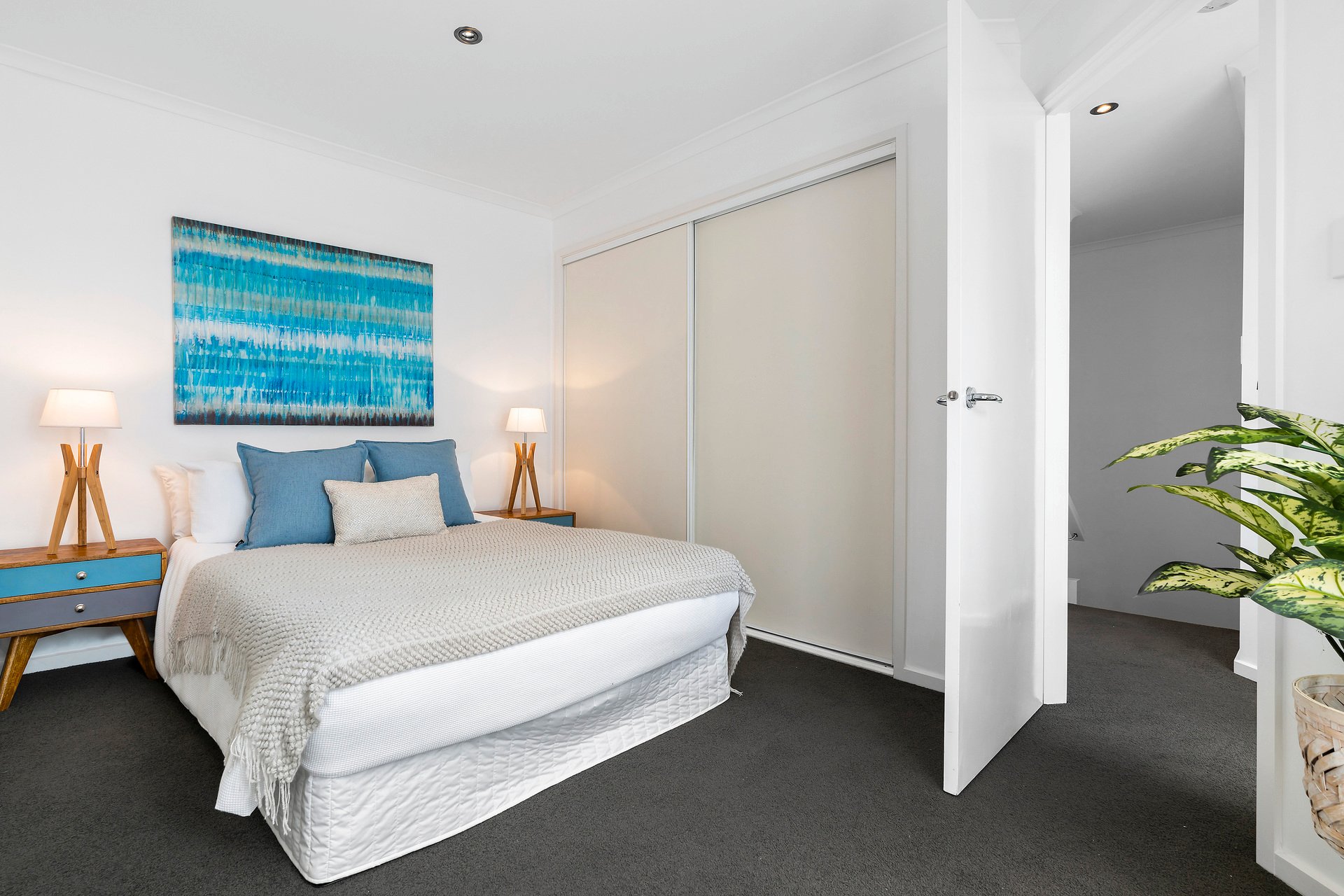 Property Gallery Thumbnail 6