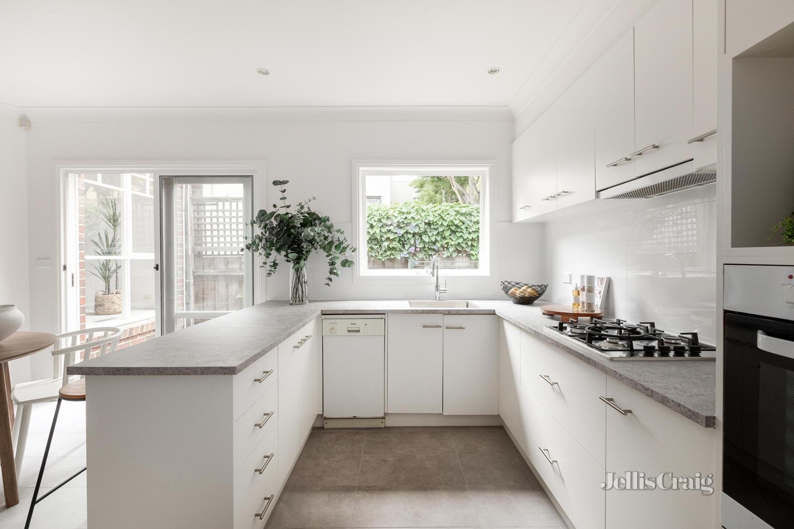 2/848 Toorak Road, Hawthorn East image 6