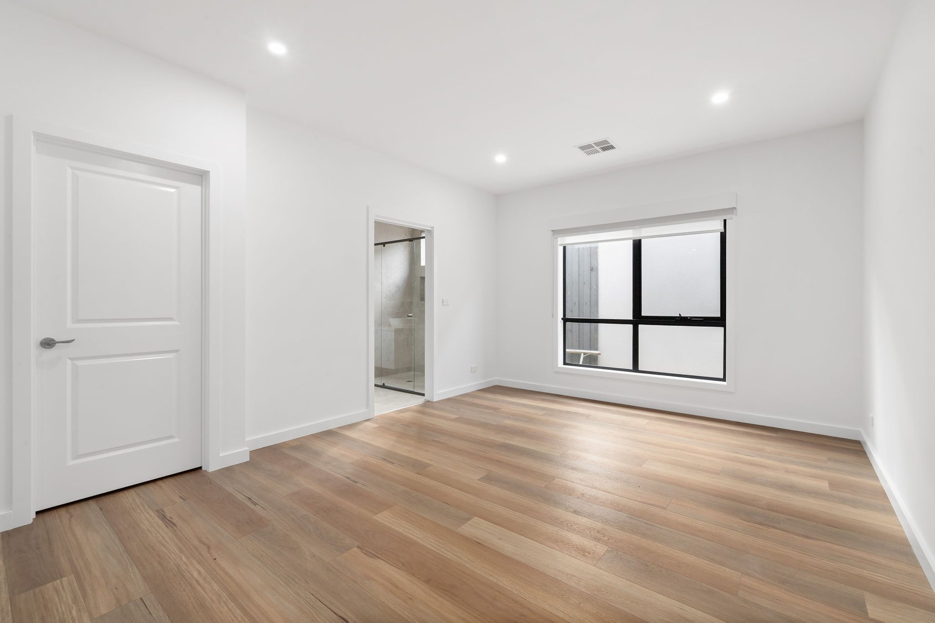 2/85 Eastfield Road, Croydon image 4