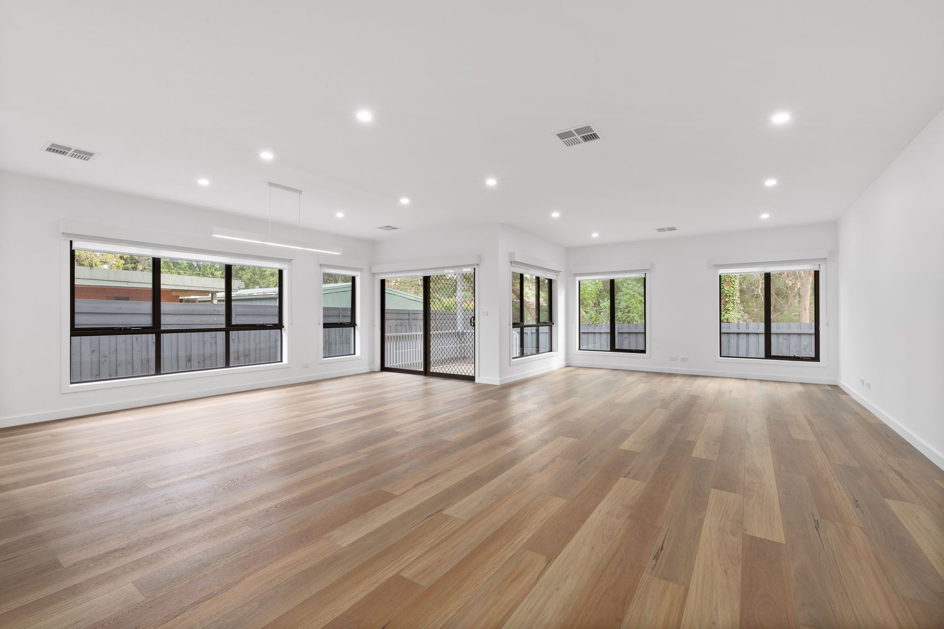 2/85 Eastfield Road, Croydon image 2