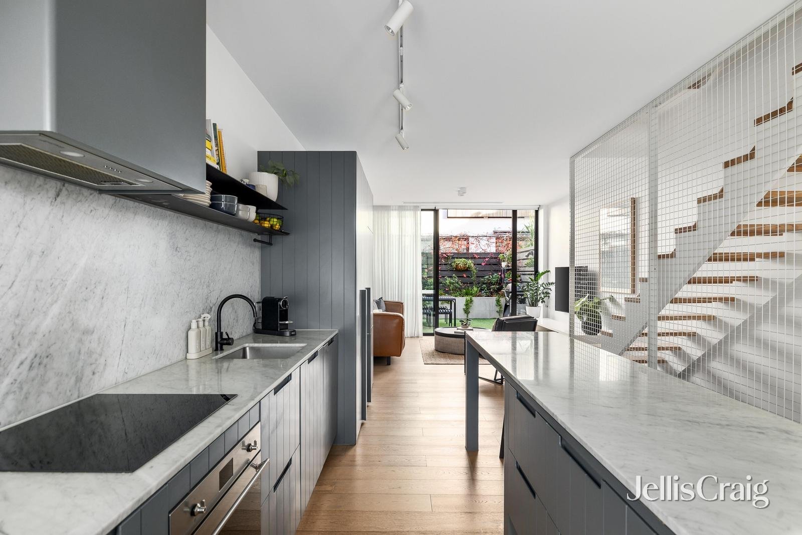 285 Inkerman Street, Balaclava image 5