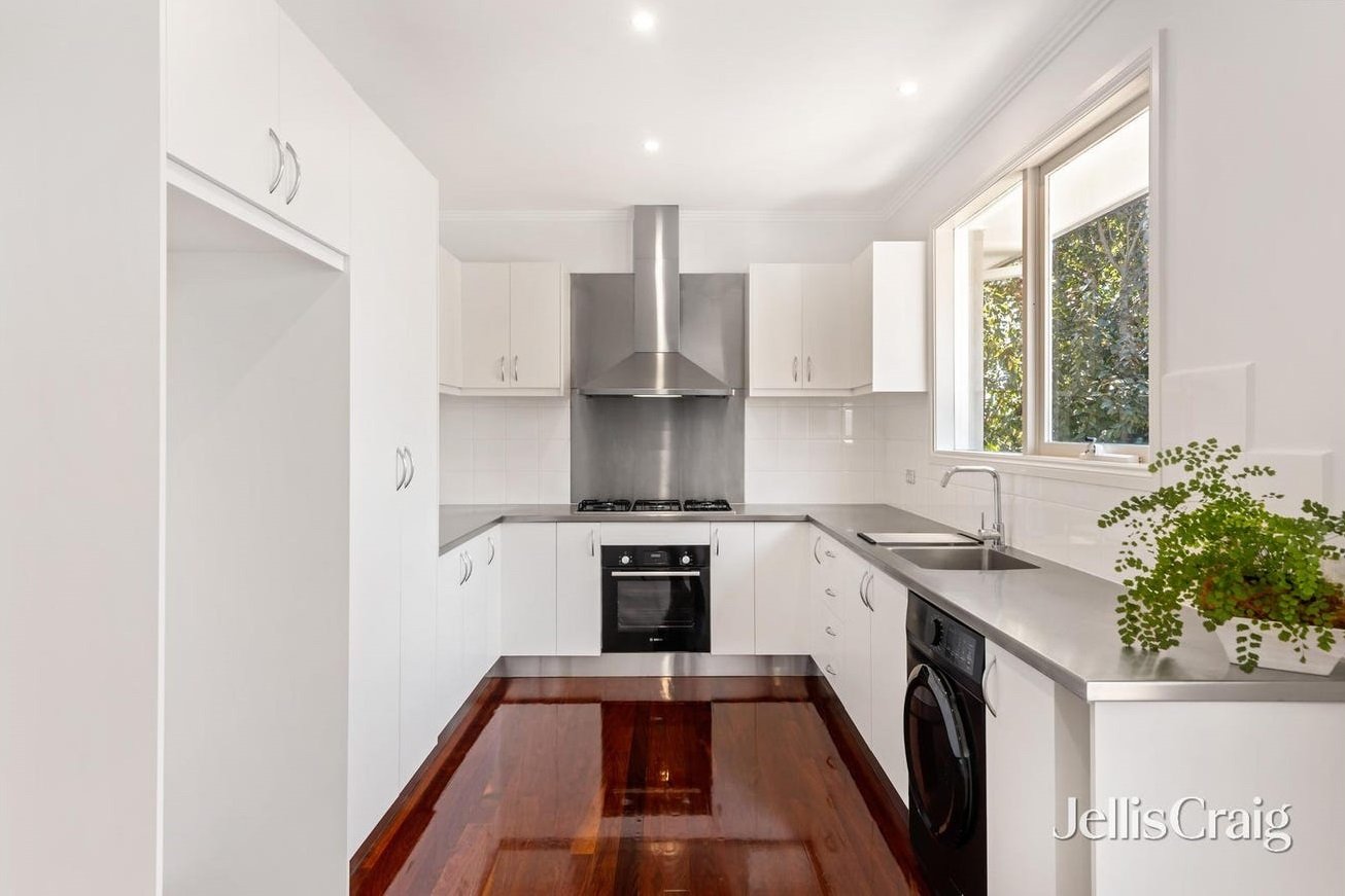 2/85 Latrobe Street, Bulleen image 5