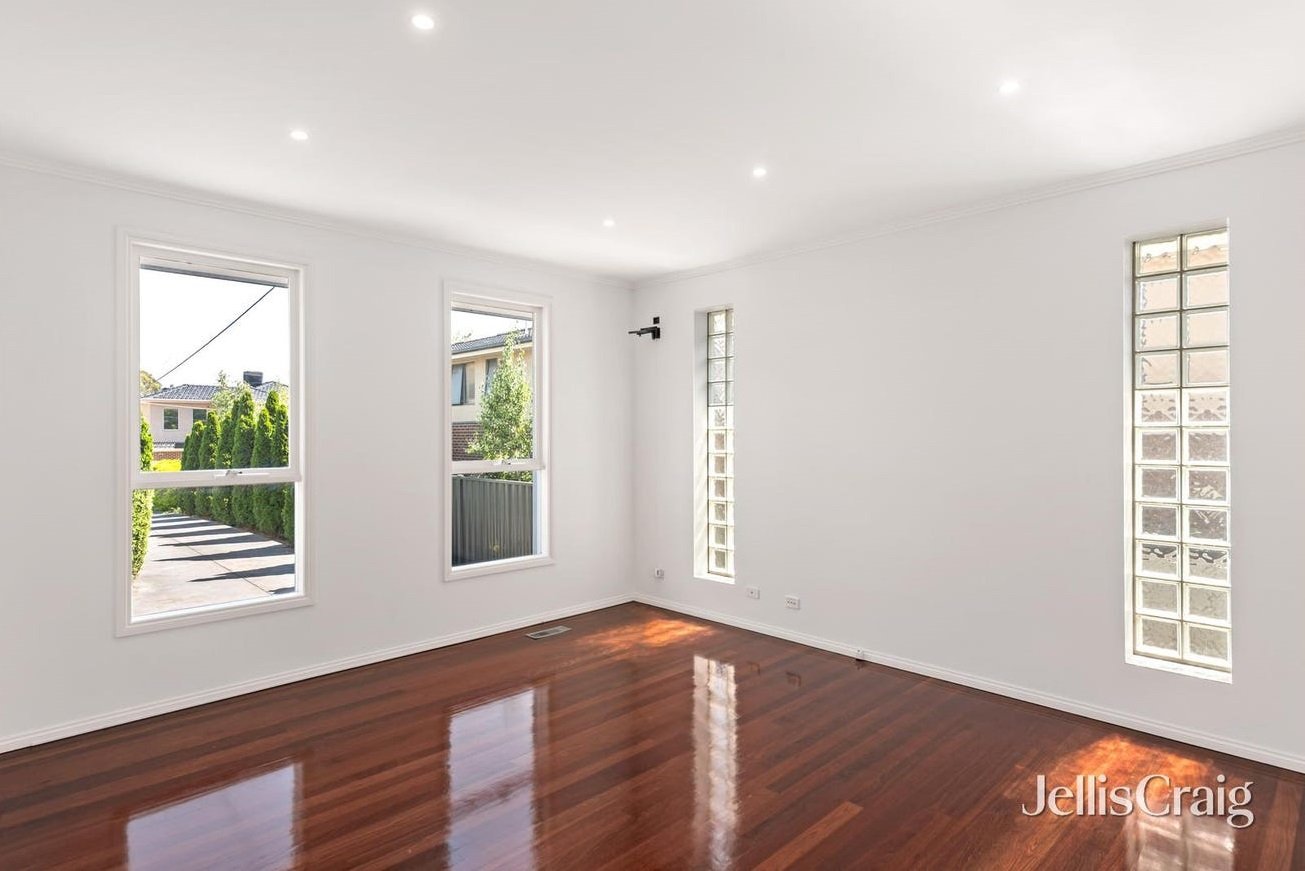 2/85 Latrobe Street, Bulleen image 2