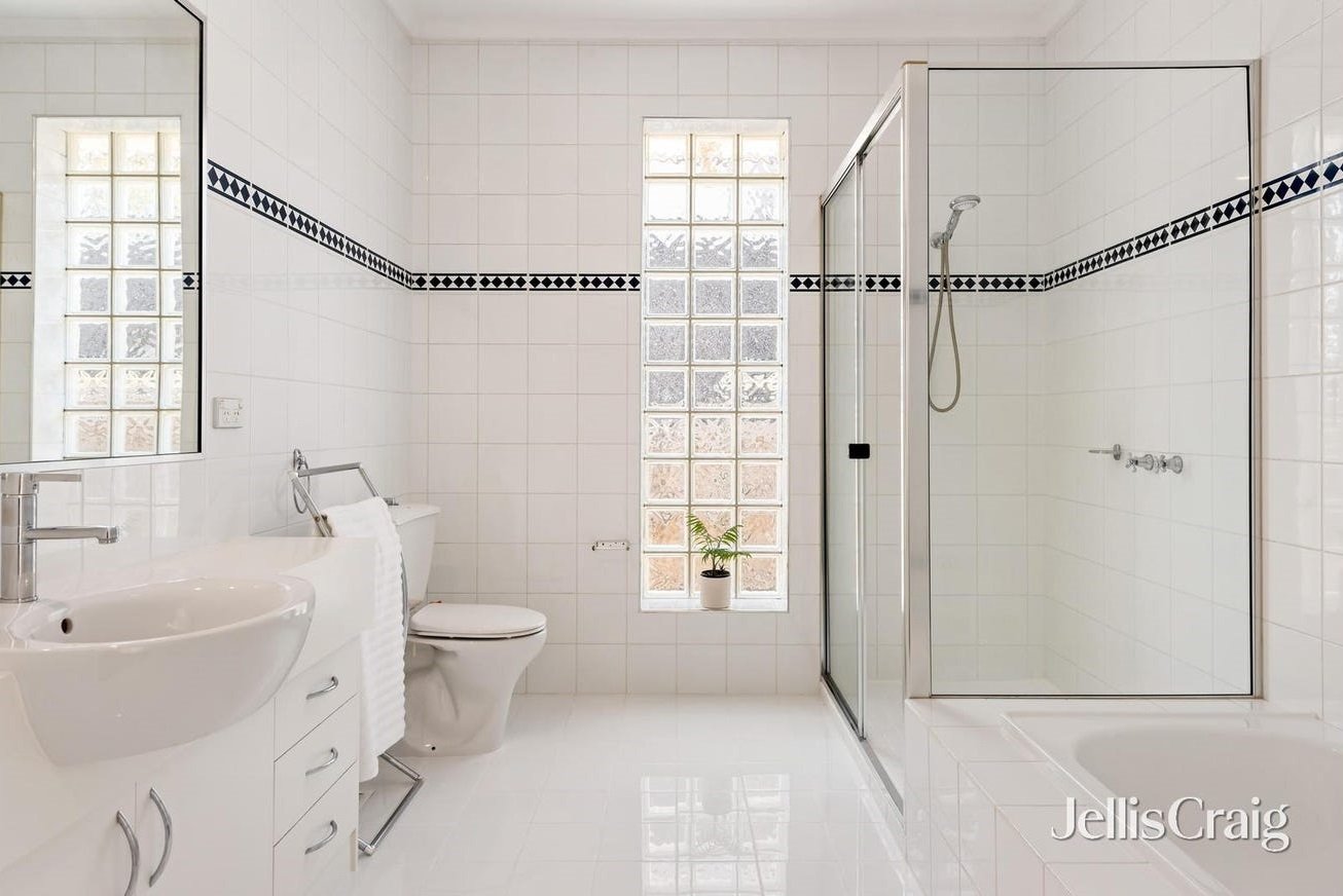 2/85 Latrobe Street, Bulleen image 7