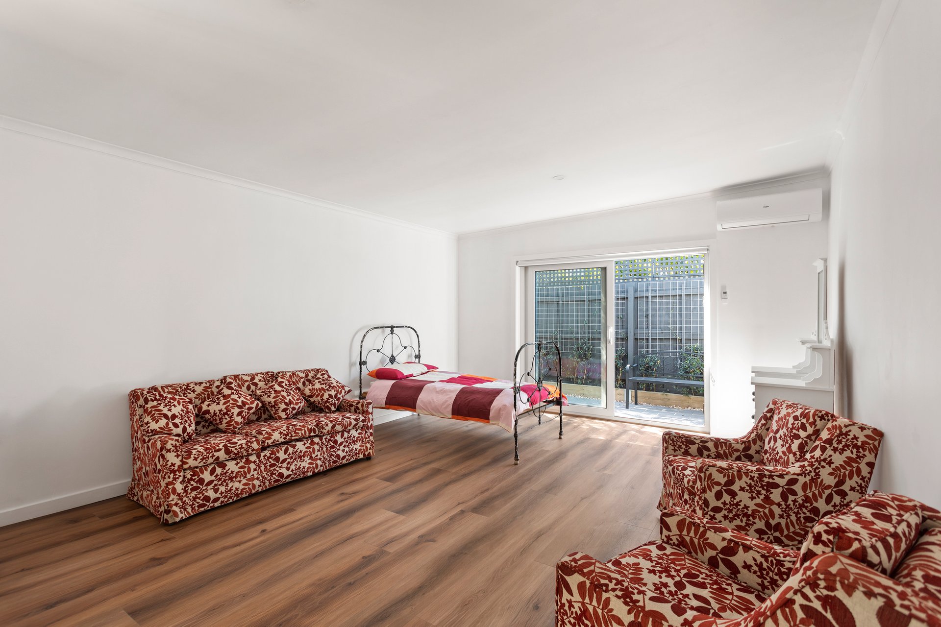 Property Gallery Thumbnail 11