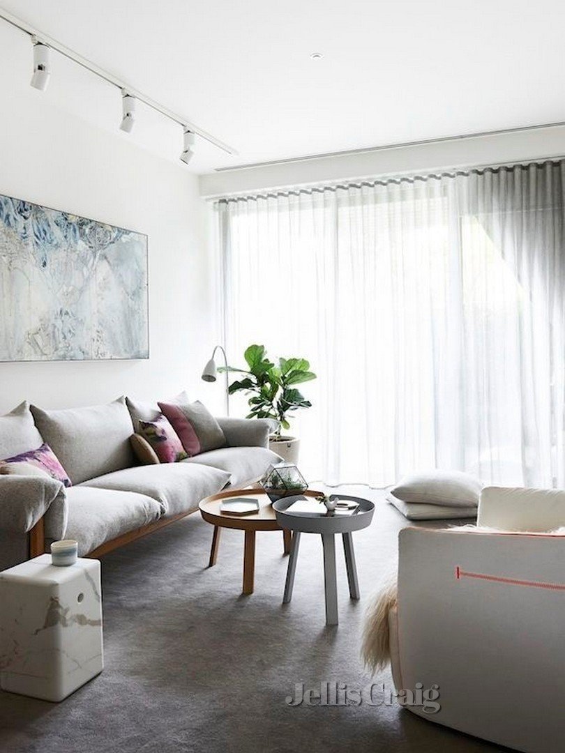 2/85 Rathdowne Street, Carlton image 2