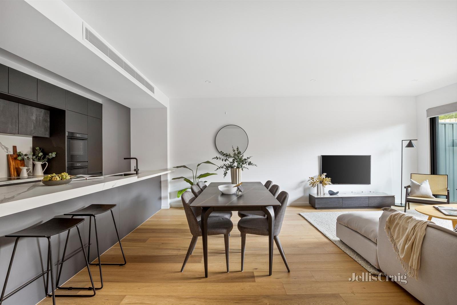 2/853 Toorak Road, Hawthorn East image 2