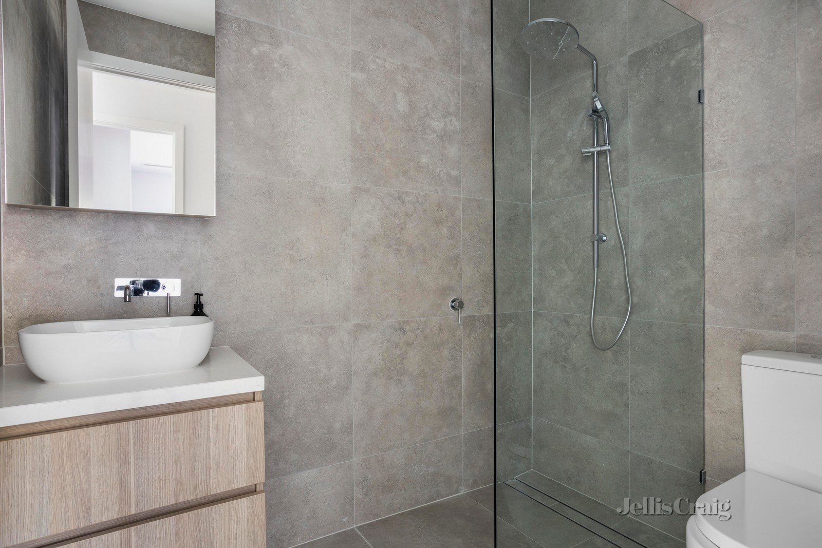 2/853 Toorak Road, Hawthorn East image 7