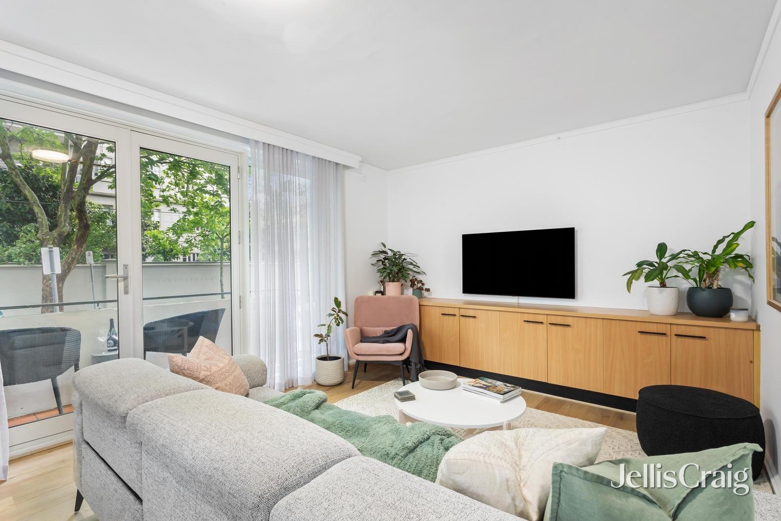 2/86 Cromwell Road, South Yarra image 5