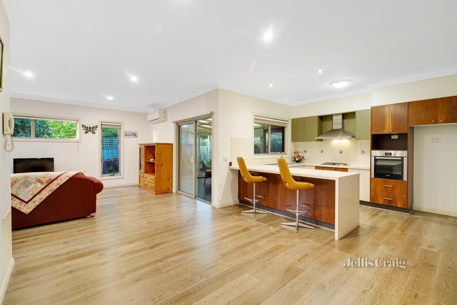 2/86 Huntingdale Road, Mount Waverley image 3